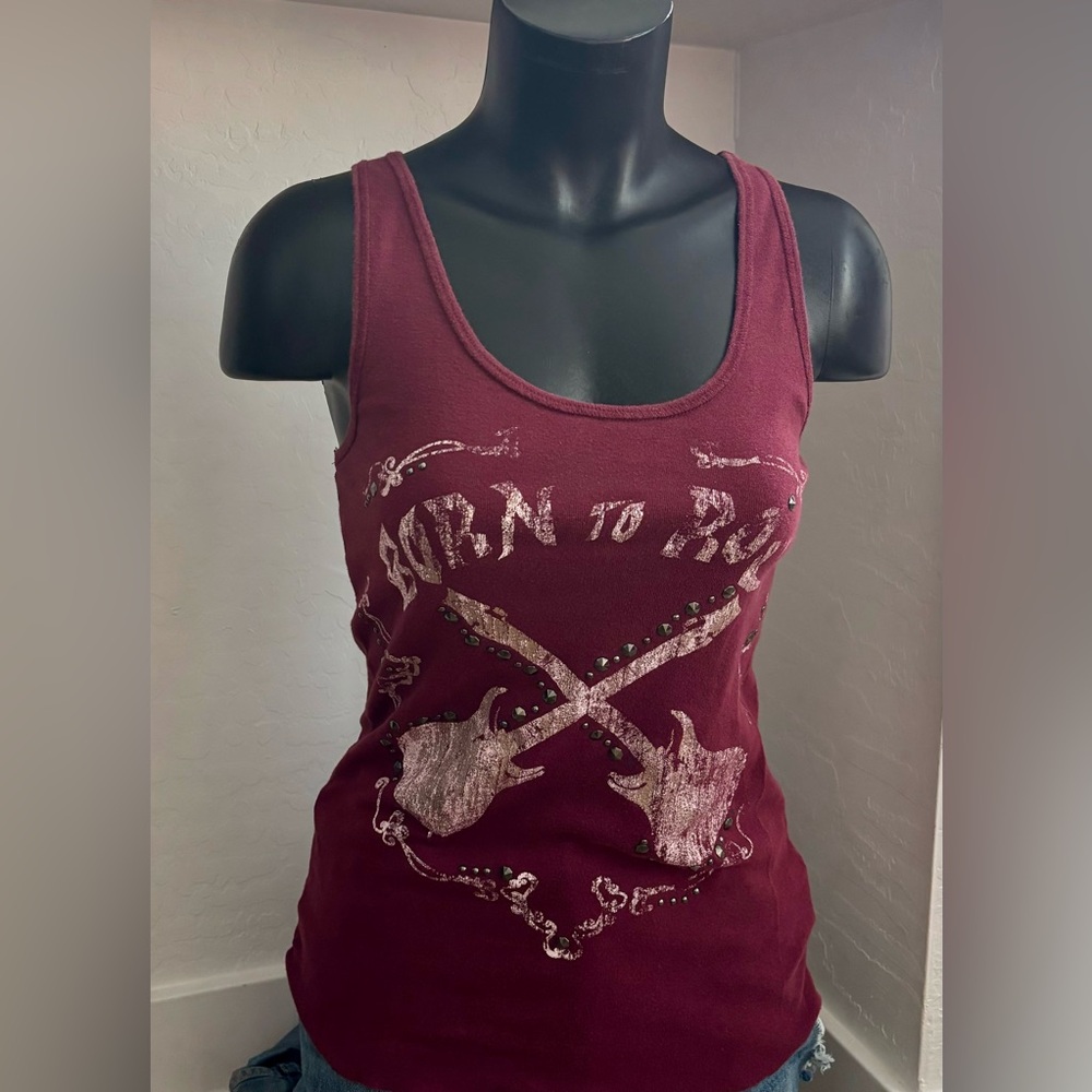Maroon tank